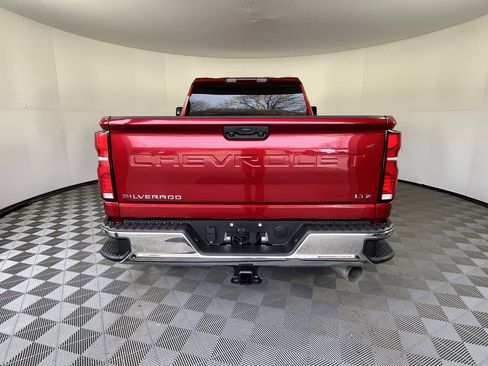 Used 2025 Chevrolet Silverado 3500 LTZ image 4