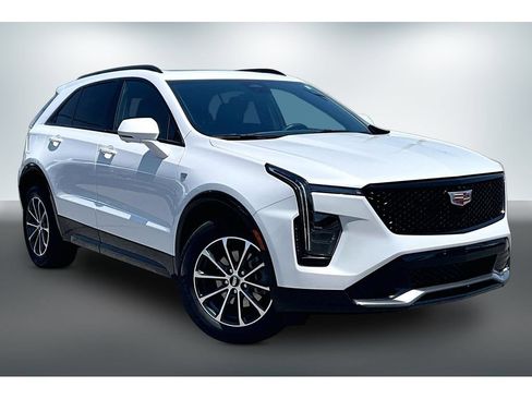 Used 2025 Cadillac XT4 Sport AWD/4WD image 3