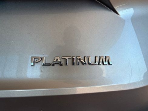 Used 2023 Nissan Rogue Platinum FWD image 9