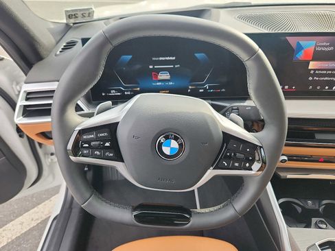 Used 2025 BMW 330i xDrive Sedan w/ Premium Package AWD/4WD image 19