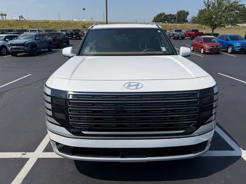 Used 2026 Hyundai Palisade Calligraphy FWD image 3