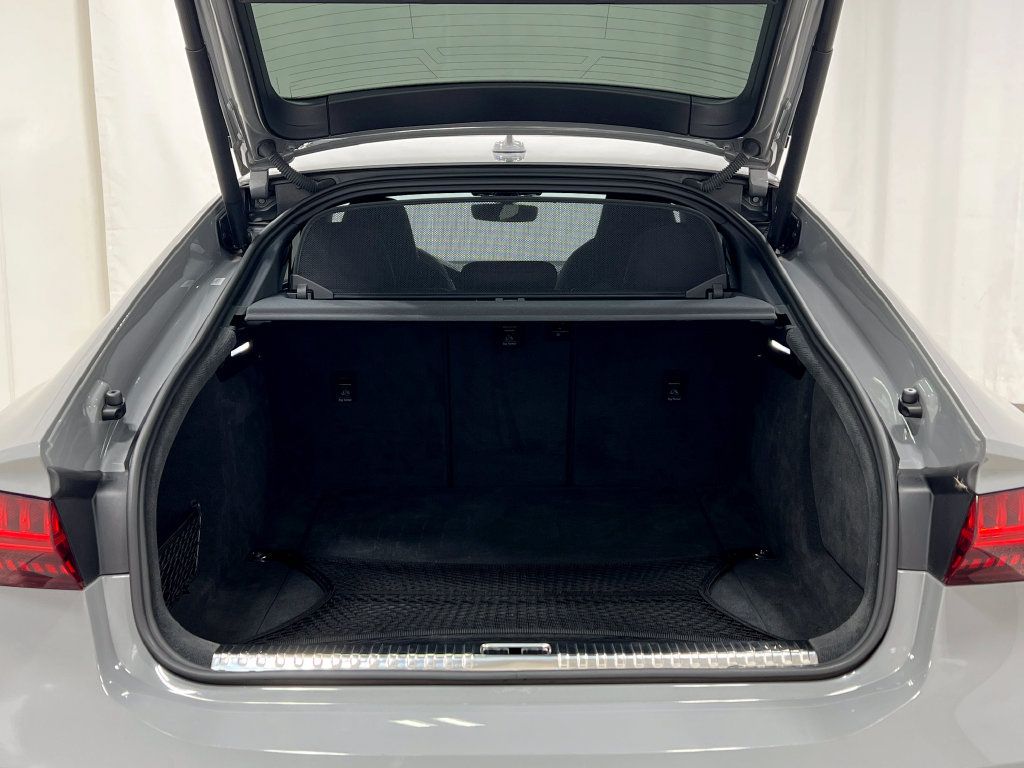 Used 2021 Audi RS 7 Sportback AWD/4WD image 28