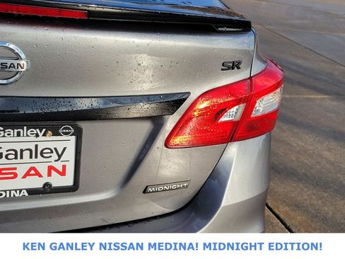 Used 2018 Nissan Sentra SR w/ SR Midnight Edition Package image 15