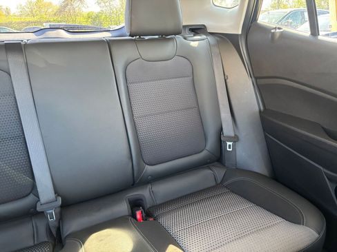 Used 2025 Chevrolet Trax LT image 36