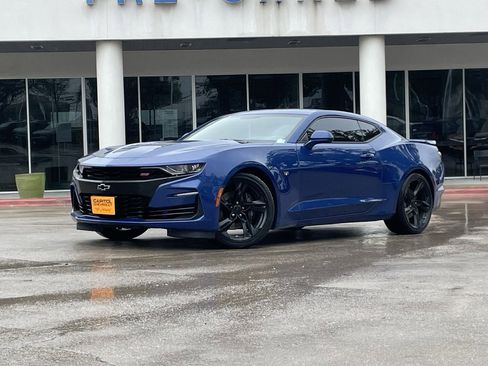 Used 2019 Chevrolet Camaro SS image 2
