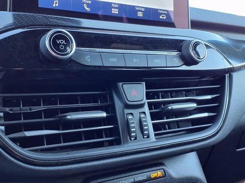 Used 2024 Ford Escape ST-Line w/ Cold Weather Package image 12