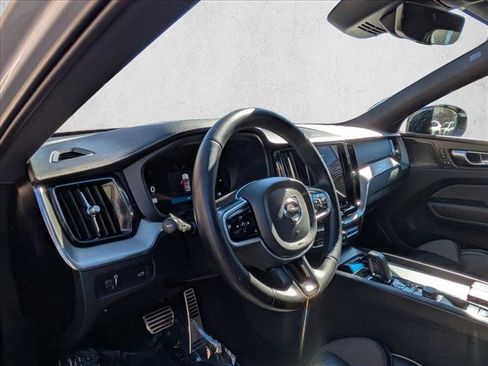 Used 2022 Volvo XC60 B5 R-Design w/ Advanced Package image 10