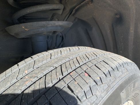 Used 2022 Toyota RAV4 XLE Premium image 12