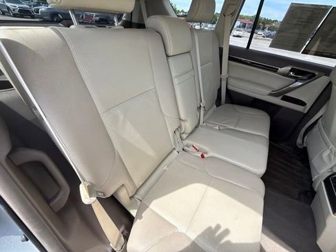 Used 2018 Lexus GX 460 Premium w/ Premium Package AWD/4WD image 19
