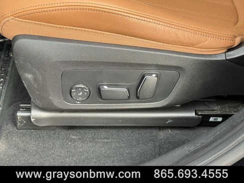 Used 2025 BMW X4 M40i w/ Premium Package image 11