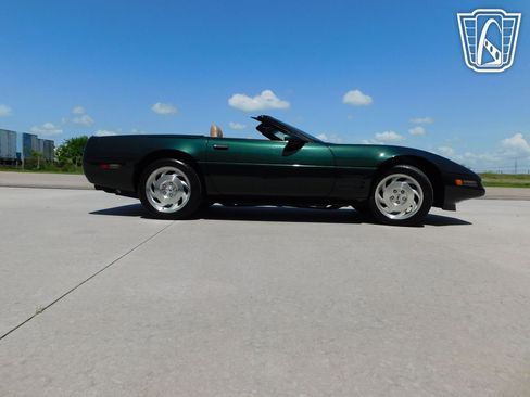 Used 1994 Chevrolet Corvette Convertible image 11