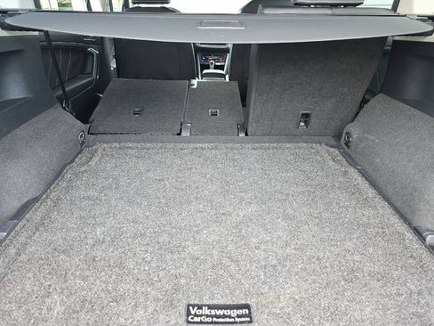 Used 2022 Volkswagen Tiguan SE image 16