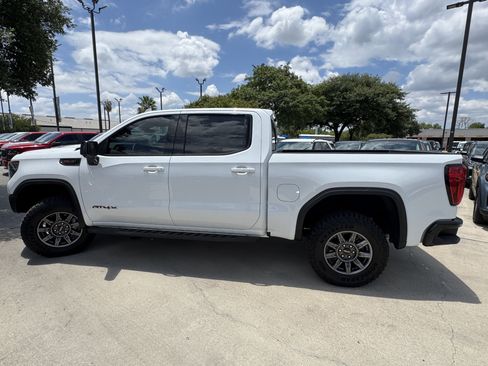 Used 2025 GMC Sierra 1500 AT4X image 13