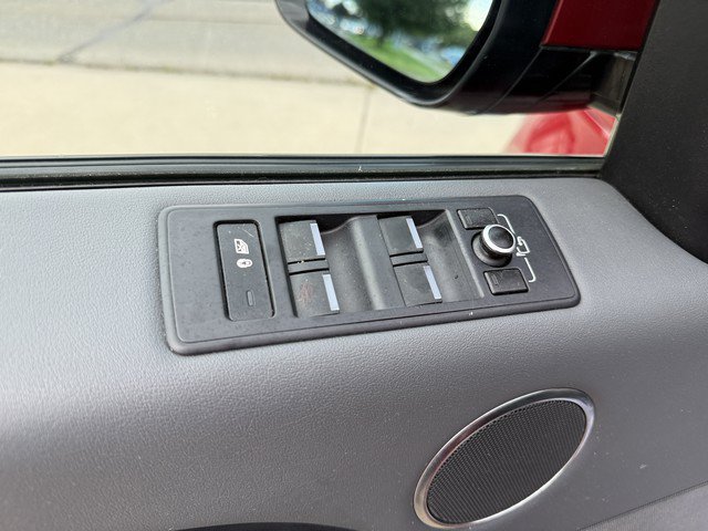 Used 2015 Land Rover Range Rover Sport HSE AWD/4WD image 16