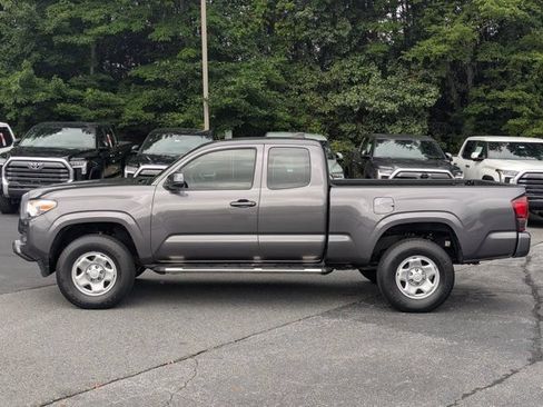 Used 2018 Toyota Tacoma SR w/ SR Convenience Package RWD image 4