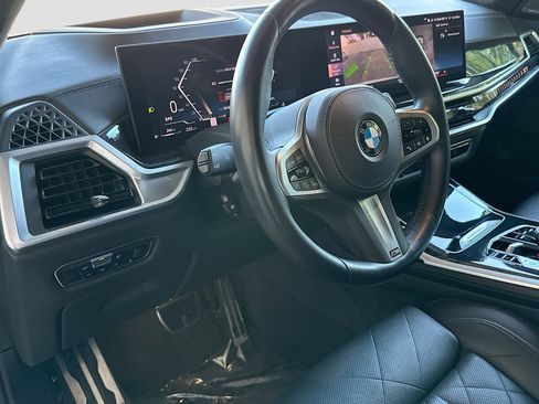 Certified 2023 BMW X7 xDrive40i w/ M Sport Package image 9