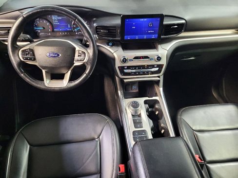 Used 2021 Ford Explorer XLT w/ Equipment Group 202A RWD image 22
