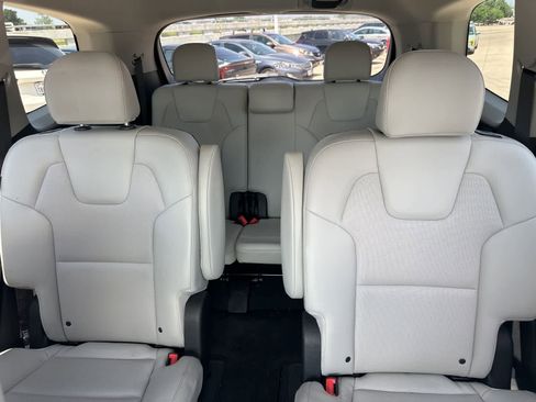 Used 2025 Kia Telluride S AWD/4WD image 15