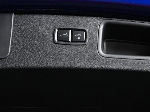 Used 2025 Porsche Macan image 33