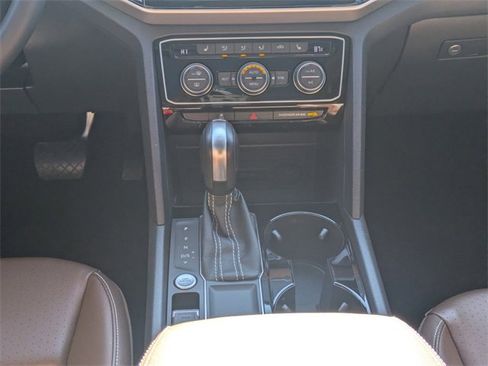 Certified 2022 Volkswagen Atlas SE image 20