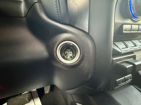 Certified 2020 GMC Sierra 2500 AT4 w/ AT4 Premium Package image 17