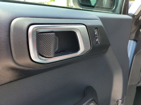 Certified 2025 Ford Bronco Outer Banks AWD/4WD image 18