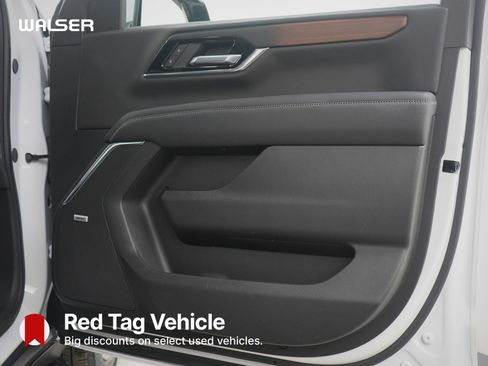 Used 2025 GMC Yukon Denali image 9