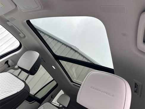 Used 2024 GMC Acadia Denali w/ Super Cruise Package image 33