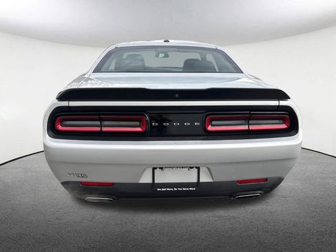 Used 2023 Dodge Challenger SXT image 12