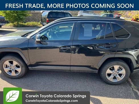 Used 2025 Toyota RAV4 XLE AWD/4WD image 5