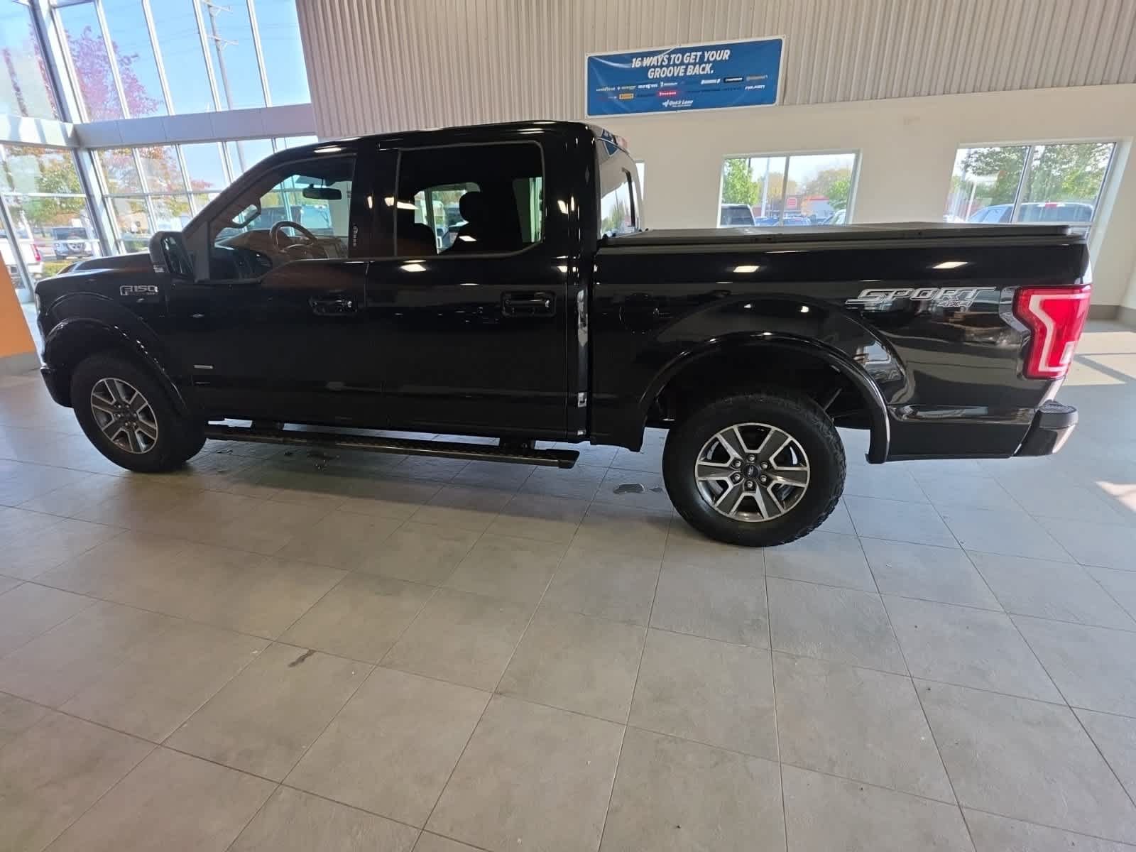 Used 2017 Ford F150 XLT w/ Equipment Group 302A Luxury AWD/4WD image 11