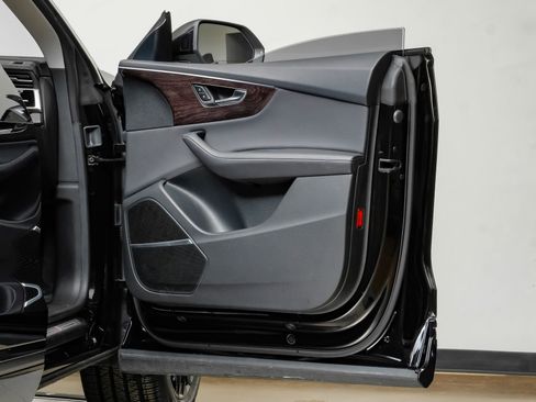 Used 2023 Audi Q8 Premium Plus w/ Premium Plus Package image 47