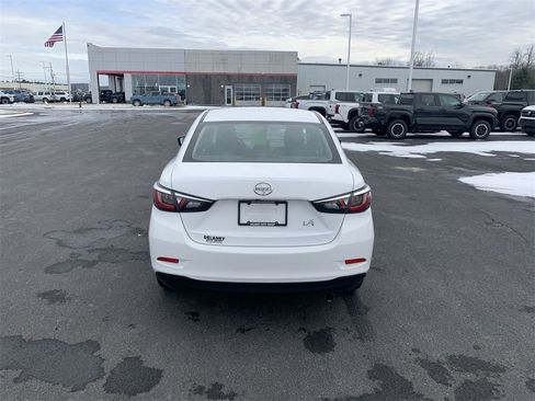 Used 2016 Scion iA image 7