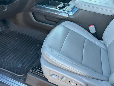 Used 2024 Chevrolet Silverado 2500 LTZ w/ LTZ Premium Package AWD/4WD image 11