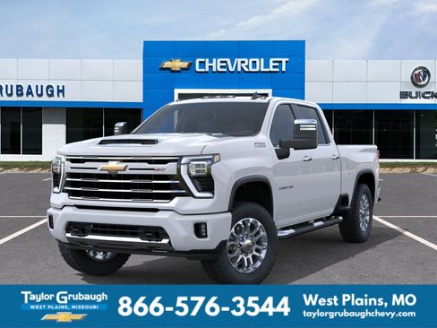 New 2026 Chevrolet Silverado 2500 LT w/ Z71 Chrome Sport Edition AWD/4WD image 6