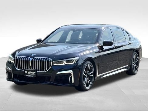 Used 2020 BMW 750i xDrive w/ Executive Package AWD/4WD image 3