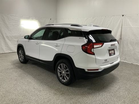 Used 2024 GMC Terrain SLT image 7