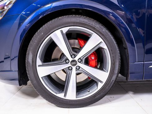 Used 2024 Audi SQ8 Prestige w/ Prestige Package image 9