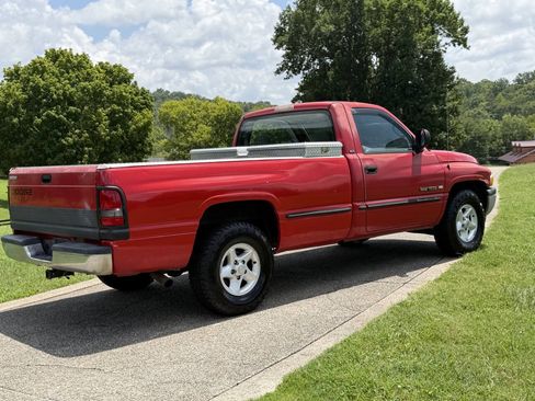 Used 1999 Dodge Ram 1500 Truck 2WD Regular Cab image 2