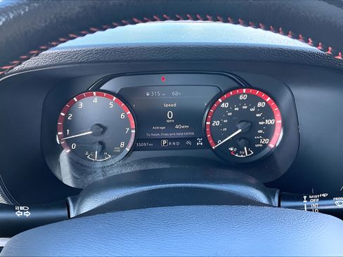 Used 2024 Nissan Frontier PRO-4X AWD/4WD image 12