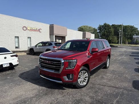 Used 2021 GMC Yukon XL SLT w/ SLT Premium Package AWD/4WD image 1