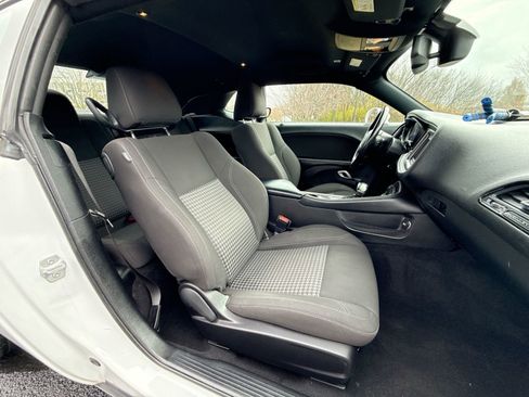 Used 2021 Dodge Challenger SXT image 24