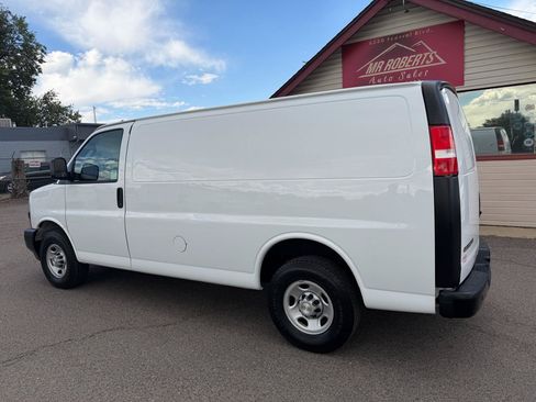 Used 2021 Chevrolet Express 2500 RWD image 6