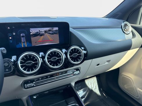Certified 2025 Mercedes-Benz GLA 250 image 28