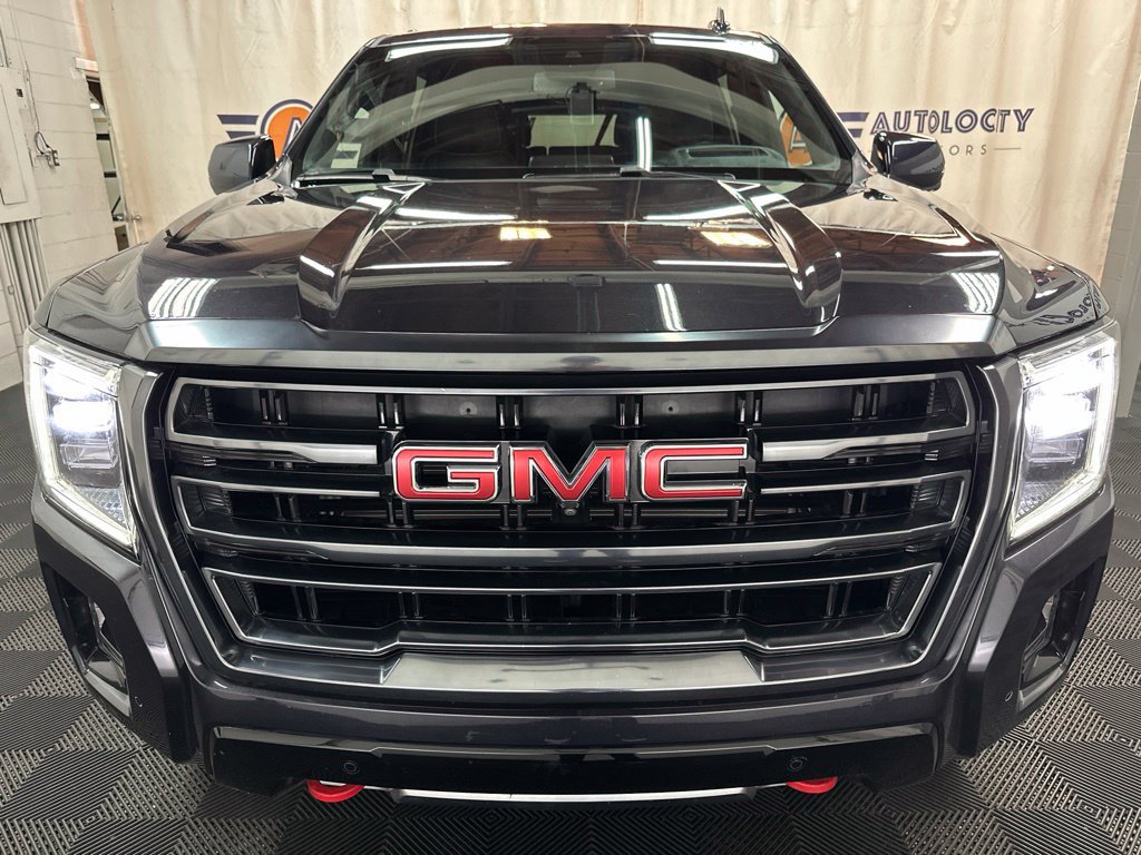 Used 2023 GMC Yukon XL AT4 w/ Technology Package AWD/4WD image 3