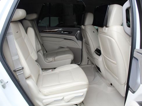 Used 2021 Cadillac Escalade Sport Platinum w/ Heavy-Duty Trailer Package image 12