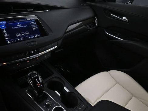 Used 2023 Cadillac XT4 Sport FWD image 8
