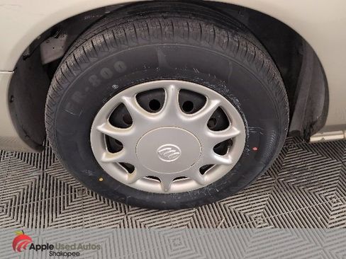 Used 2004 Buick Century Custom image 35