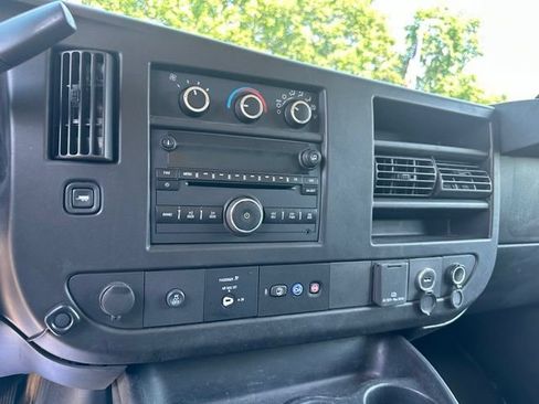 Used 2020 Chevrolet Express 3500 w/ Power Convenience Package RWD image 16