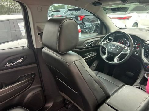 Used 2020 GMC Acadia SLT w/ Driver Alert Package II FWD image 10